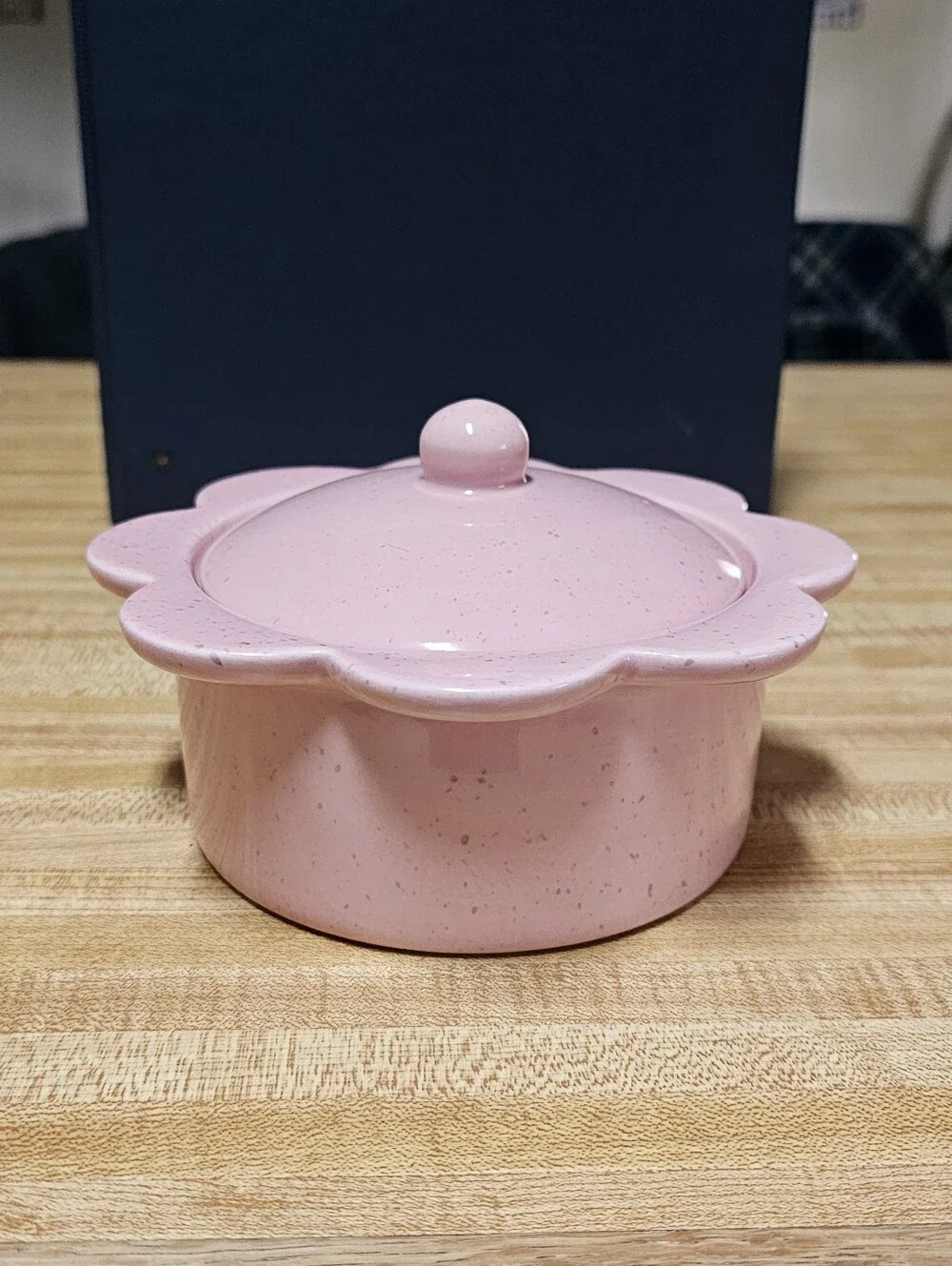 Pink Ceramic Flower-Edge Covered Casserole Dish